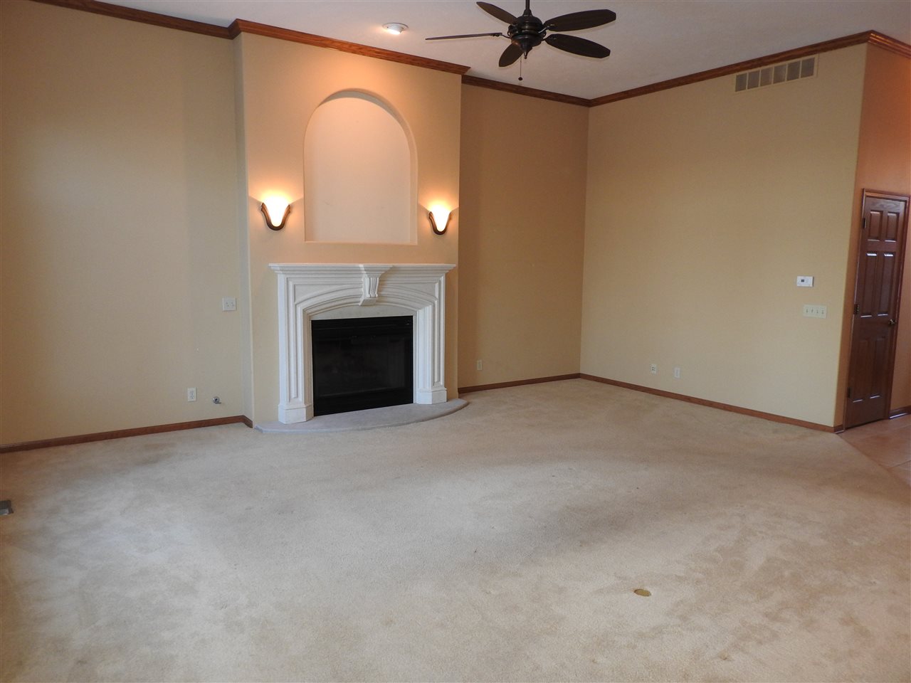 1917 Baintree Road Lake Summerset, IL 61019 - Photo 8 of 25 a view of empty room with a fireplace