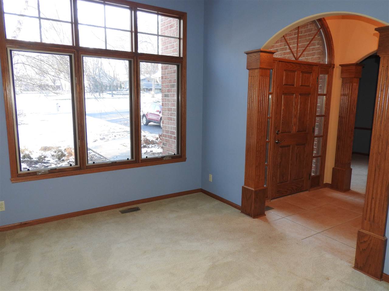 1917 Baintree Road Lake Summerset, IL 61019 - Photo 10 of 25 an empty room with window
