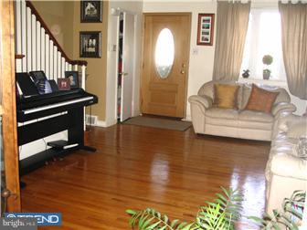 5218 Rorer Street Philadelphia, PA 19120 - Photo 5 of 11 Living Room
