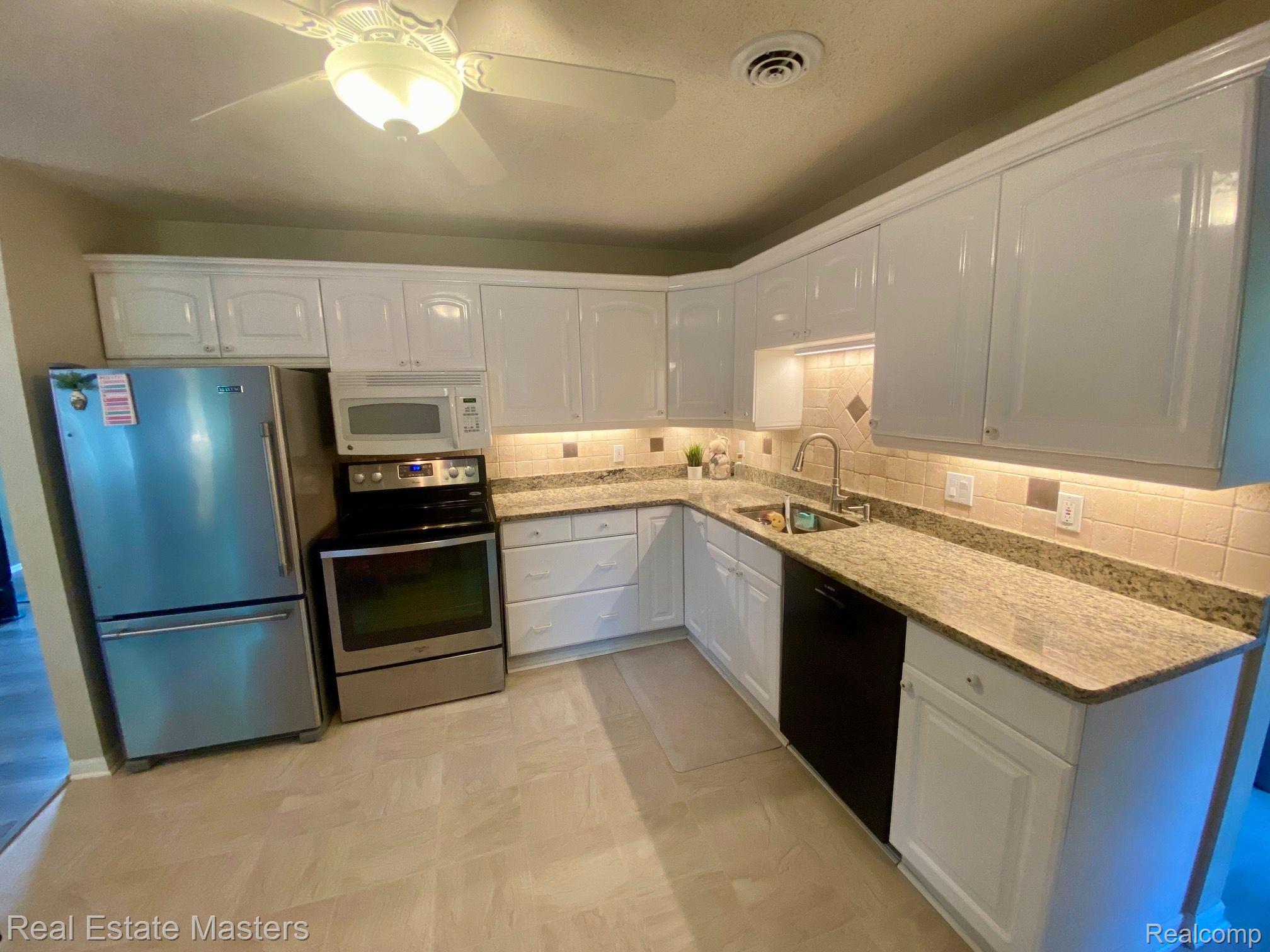 2912 Riverside Drive Port Huron, MI 48060 - Photo 10 of 29 Gallery Image 10