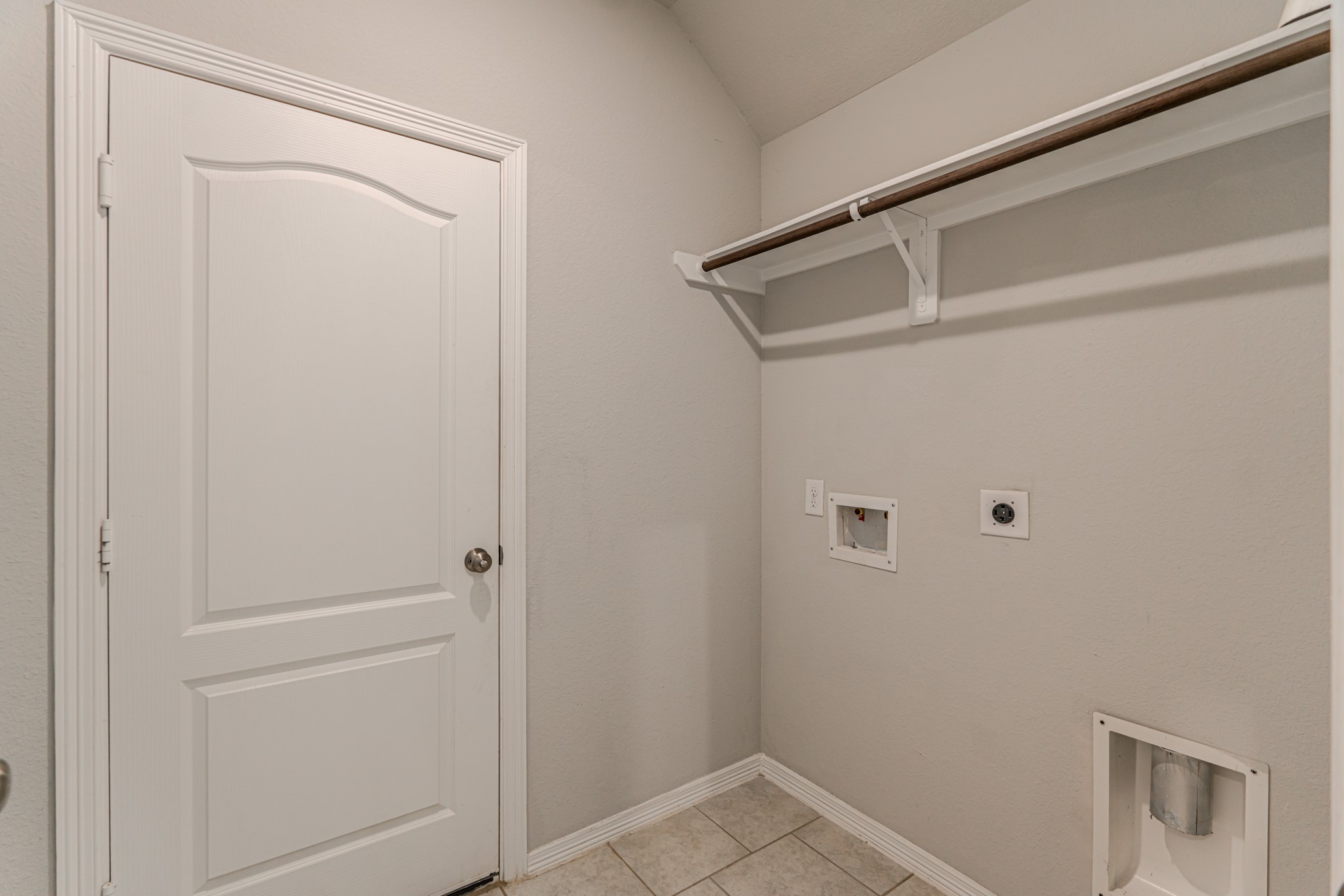 25706 Boxwood Hedge Lane Tomball, TX 77375 - Photo 29 of 44 a view of bathroom