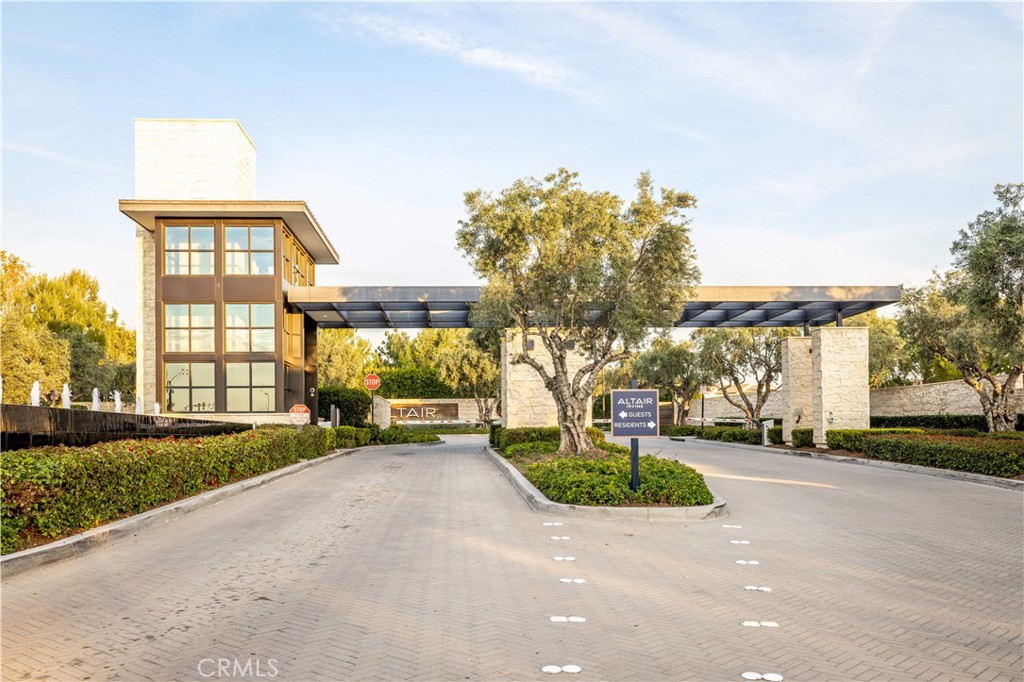 83 Lunar Irvine, CA 92618 - Photo 70 of 75 a view of a house with backyard and a garden