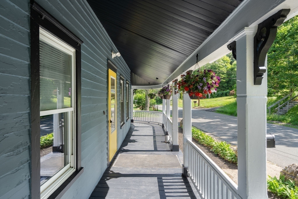 448 Washington Street Warren, MA 01083 - Photo 5 of 42