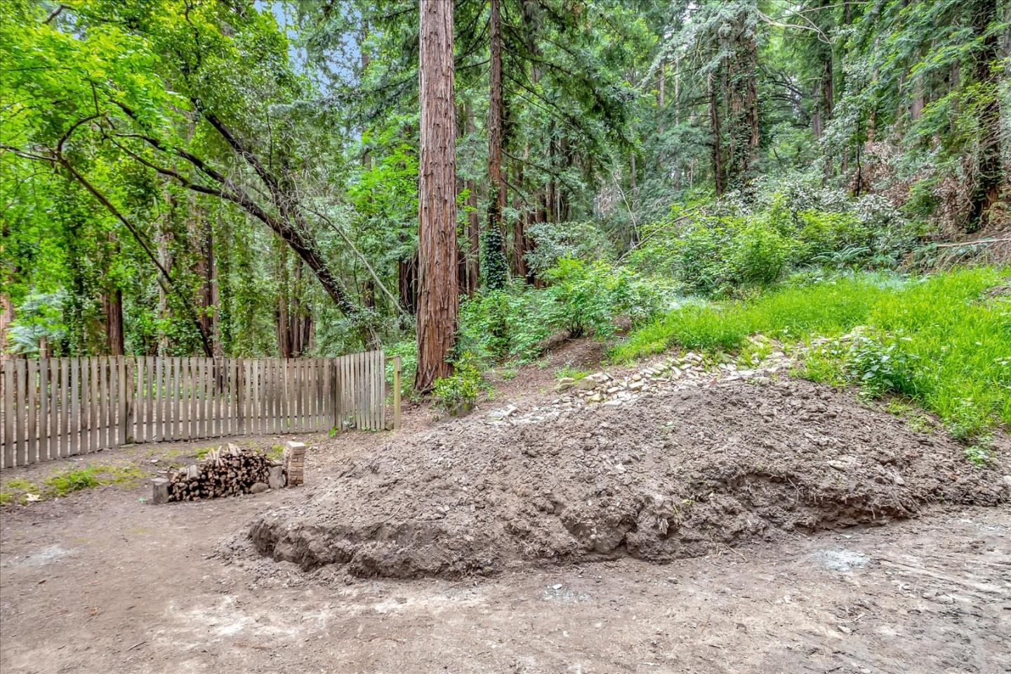 17550 Comanche Trail Los Gatos, CA 95033 - Photo 33 of 37 a view of a backyard with fence