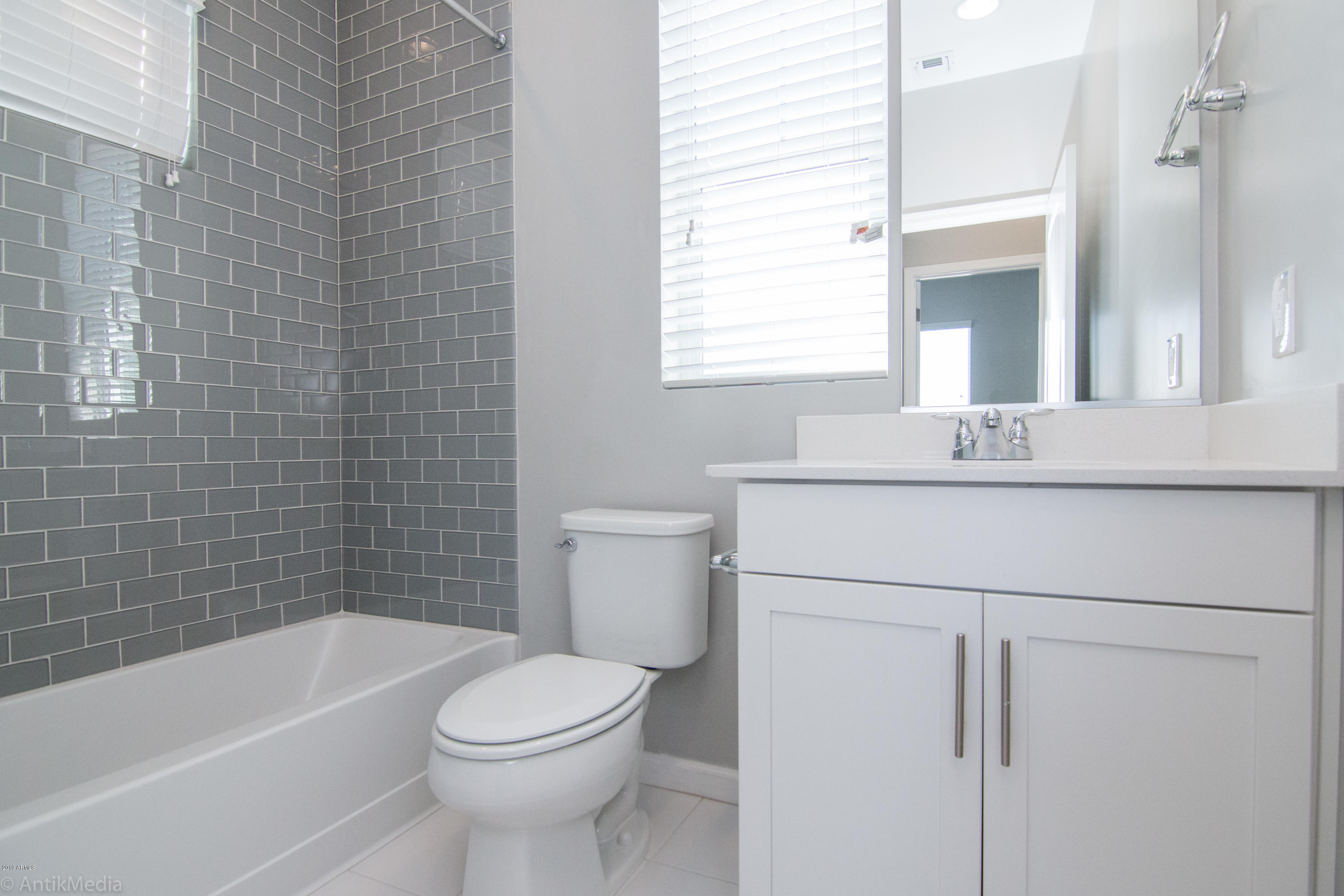734 East Calavar Road Phoenix, AZ 85022 - Photo 9 of 15 Bathroom