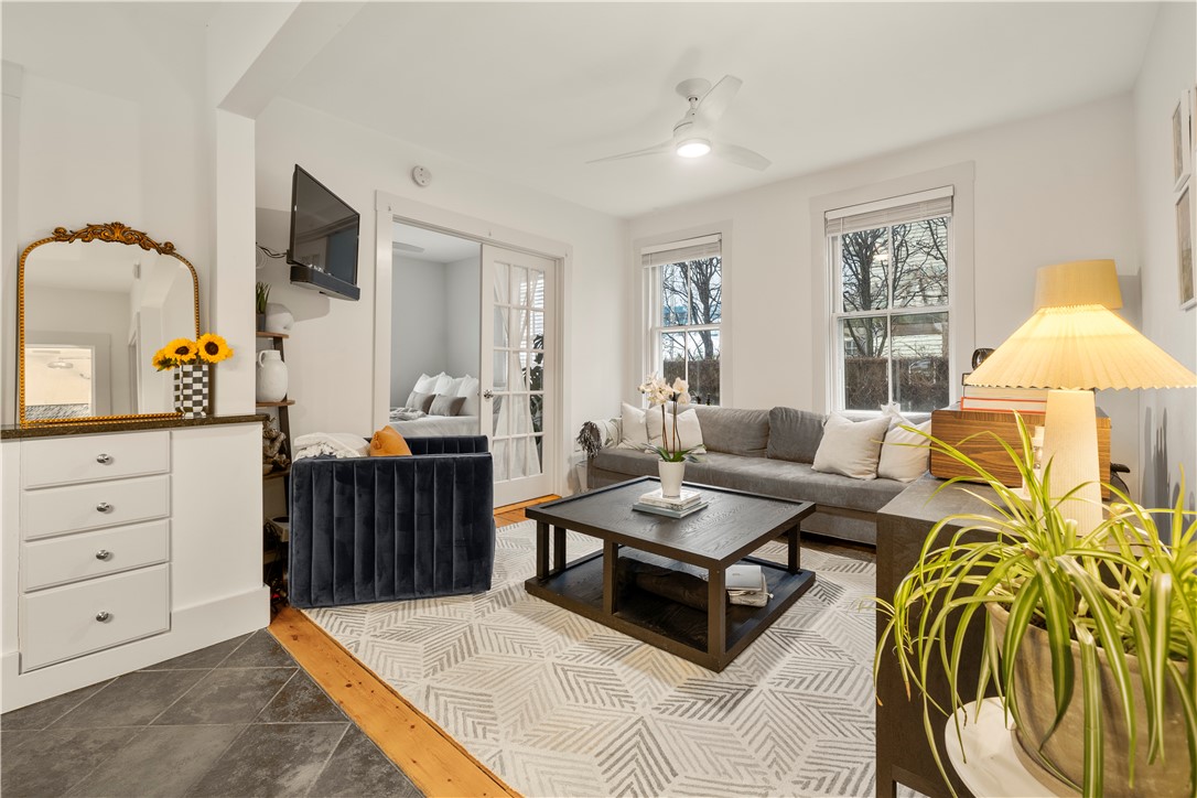 33 Marsh Street Newport, RI 02840 - Photo 3 of 18