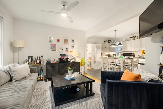 $4,000 | 33 Marsh Street, Newport, RI 02840