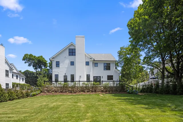 $3,750,000 | 317 Park Street, New Canaan, CT 06840