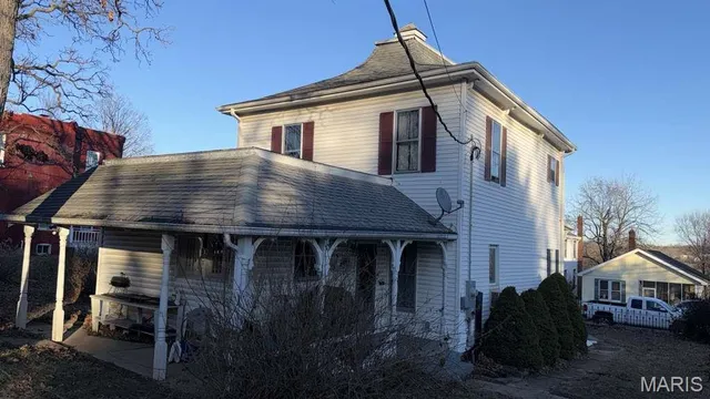 $139,900 | 322 South 4th Street, De Soto, MO 63020