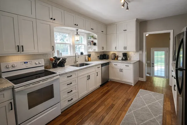 $179,900 | 508 Dupont Avenue Northeast, Renville, MN 56284