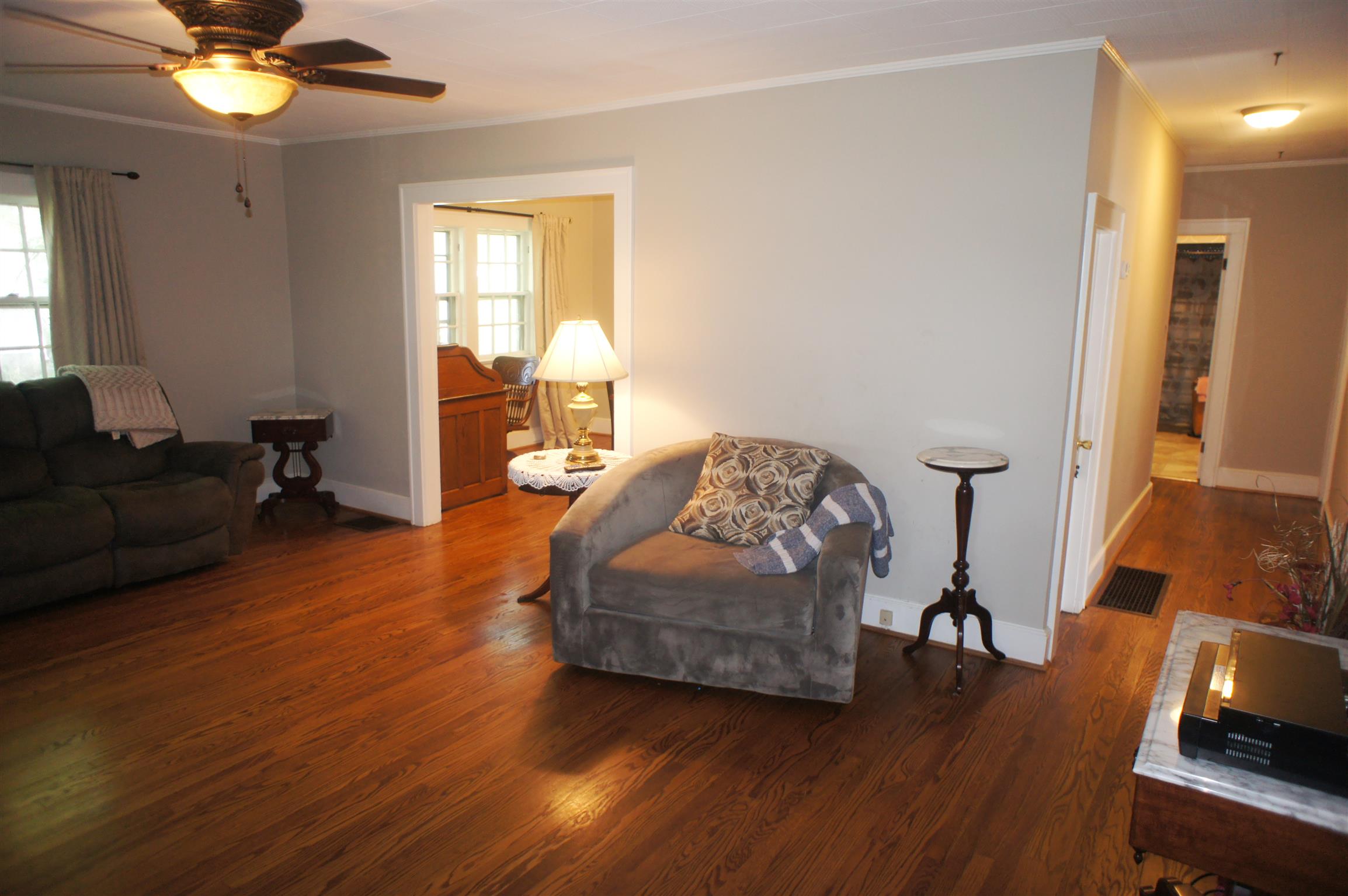 709 West Spring Street Lebanon, TN 37087 - Photo 4 of 27 Large family.