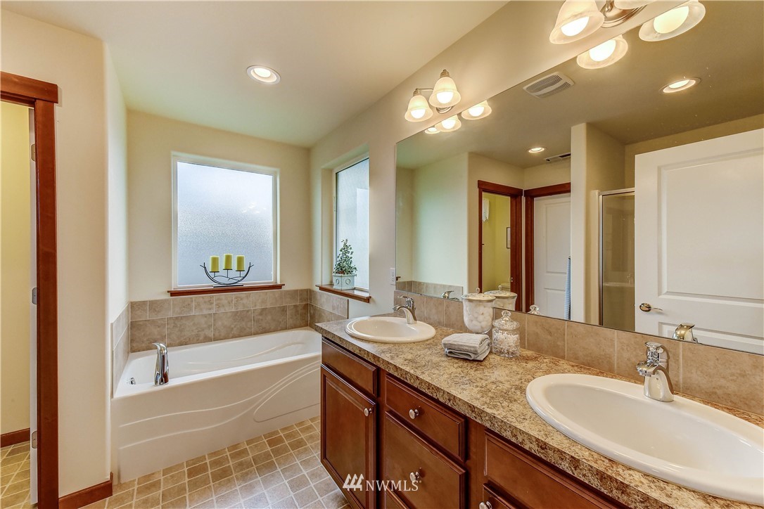 1024 Chestnut Loop Mount Vernon, WA 98274 - Photo 12 of 21 Gallery Image 12