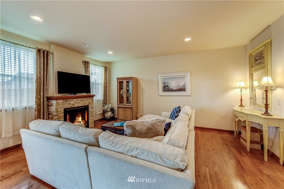 1024 Chestnut Loop Mount Vernon, WA 98274 - Photo 5 of 21 Gallery Image 5
