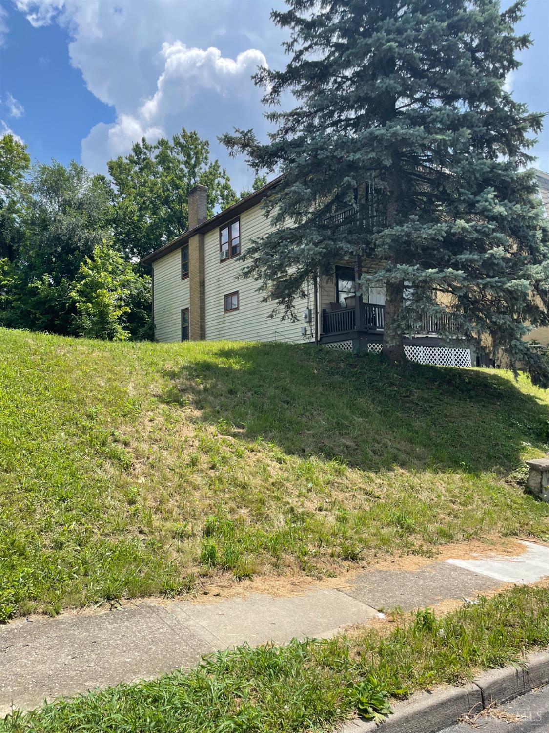 960 Wells Street Cincinnati, OH 45205 - Photo 2 of 4