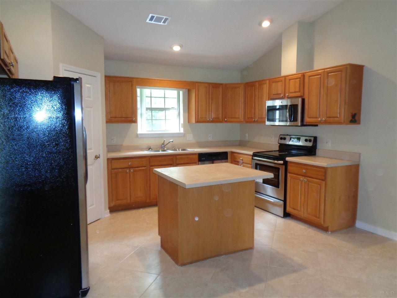 595 Riola Place Pensacola, FL 32506 - Photo 5 of 34 Gallery Image 5