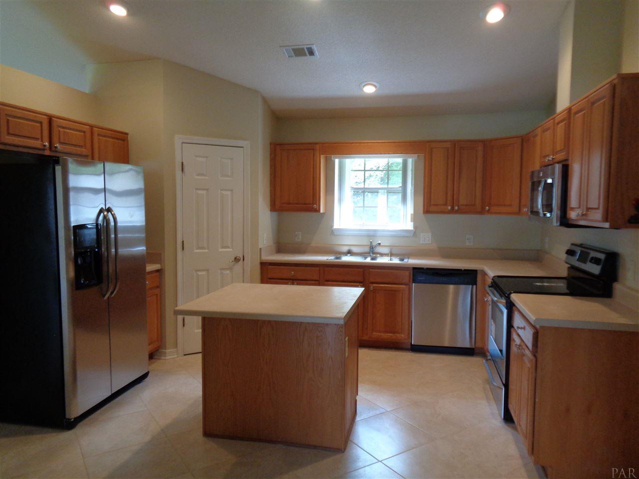 595 Riola Place Pensacola, FL 32506 - Photo 6 of 34 Gallery Image 6