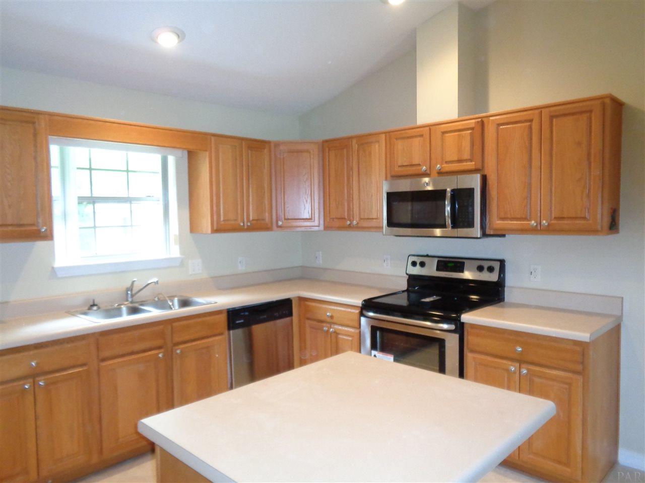 595 Riola Place Pensacola, FL 32506 - Photo 7 of 34 Gallery Image 7