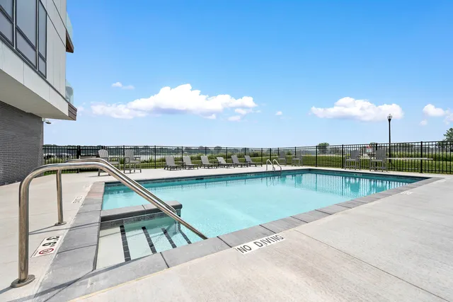 $659,900 | 433 Aldon Circle, Unit 207, Ashwaubenon, WI 54304