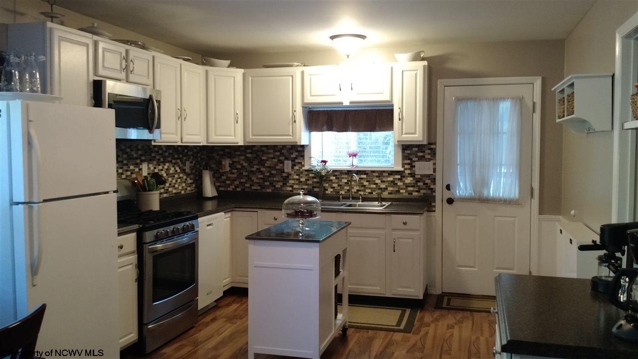 341 Colfax Road Fairmont, WV 26554 - Photo 3 of 12 Gallery Image 3