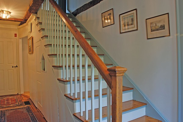 151 Fisher Road Holden, MA 01520 - Photo 2 of 25 Gallery Image 2