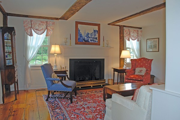 151 Fisher Road Holden, MA 01520 - Photo 3 of 25 Gallery Image 3