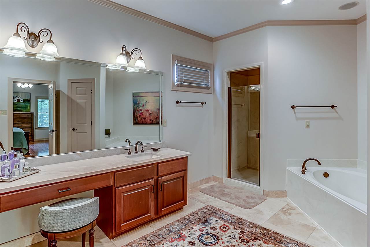 9861 East Holmes Road Collierville, TN 38017 - Photo 7 of 24