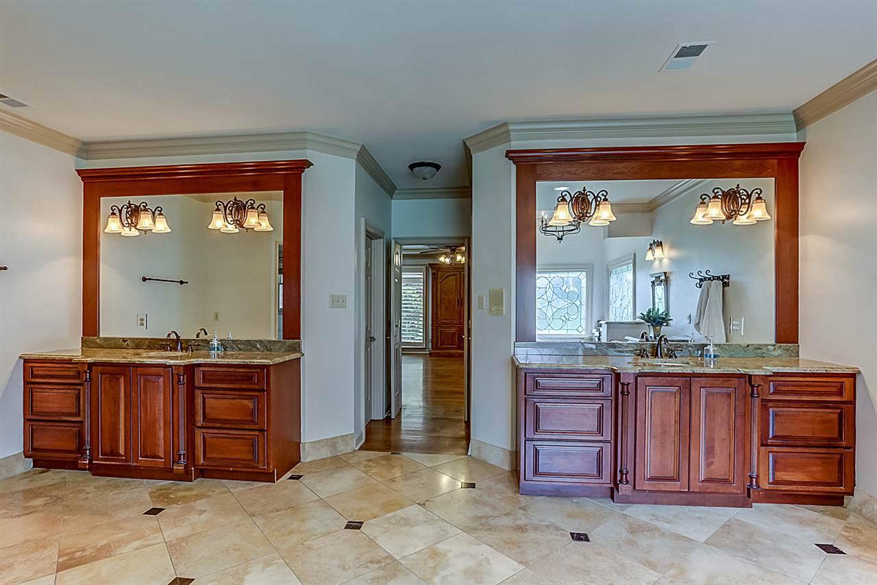 9861 East Holmes Road Collierville, TN 38017 - Photo 10 of 24