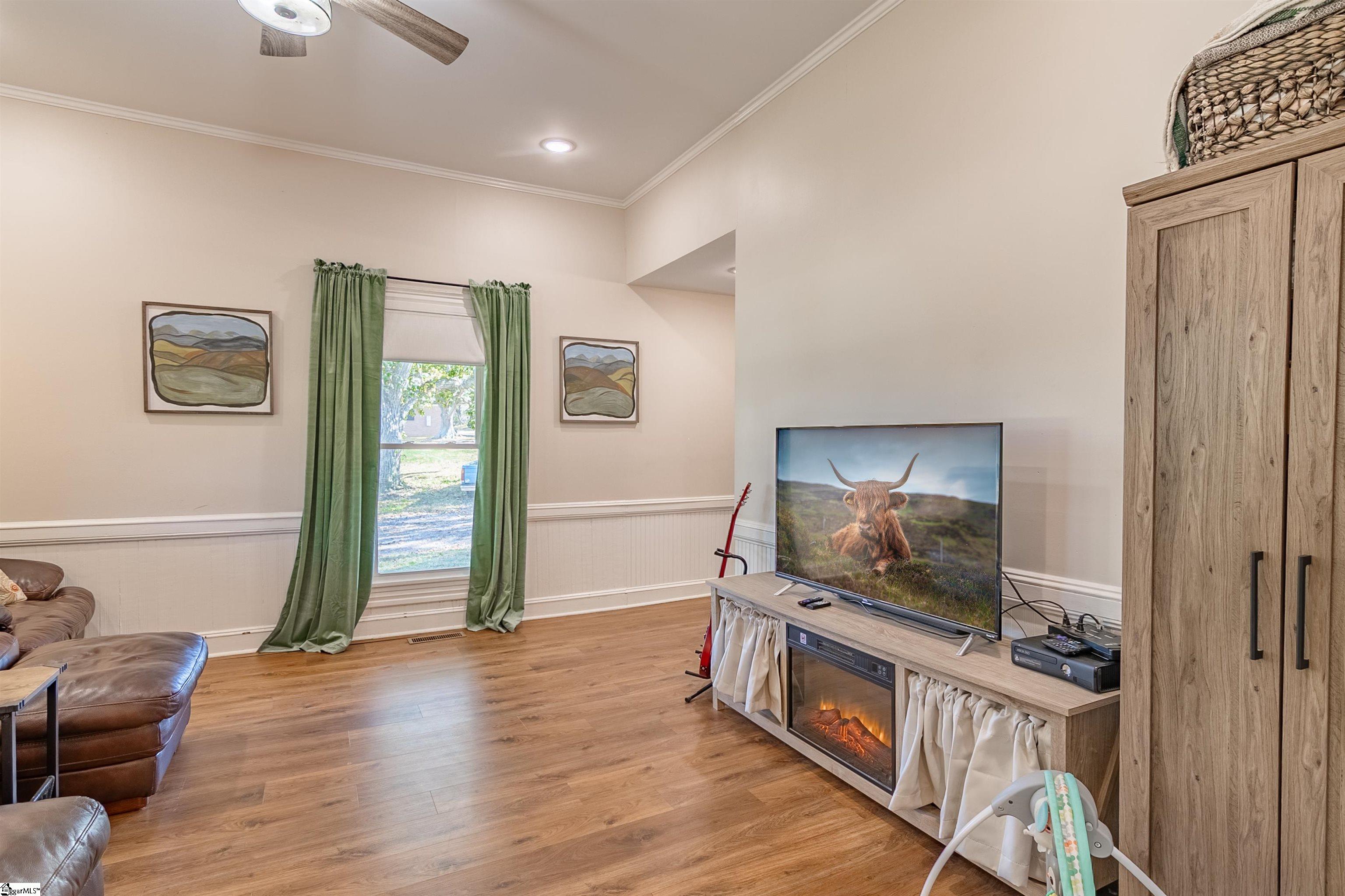 6025 Mountain View Road Taylors, SC 29687 - Photo 11 of 45 Gallery Image 11