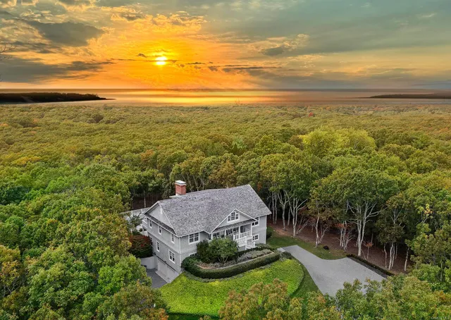 $3,700,000 | 7 14 Hills Court, Sag Harbor, NY 11963