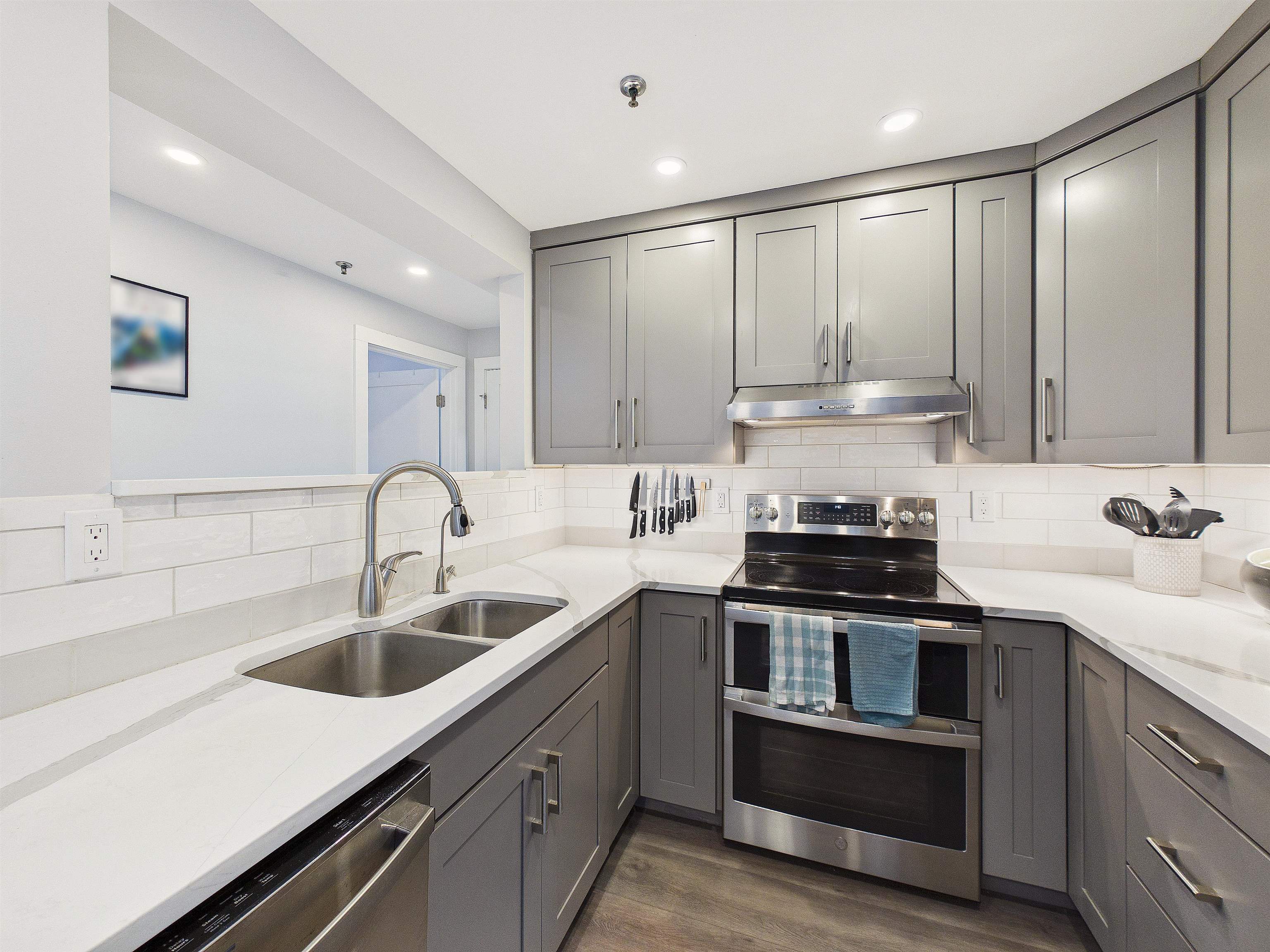 133 East Mountain Road, Unit 3A8 Killington, VT 05751 - Photo 3 of 43