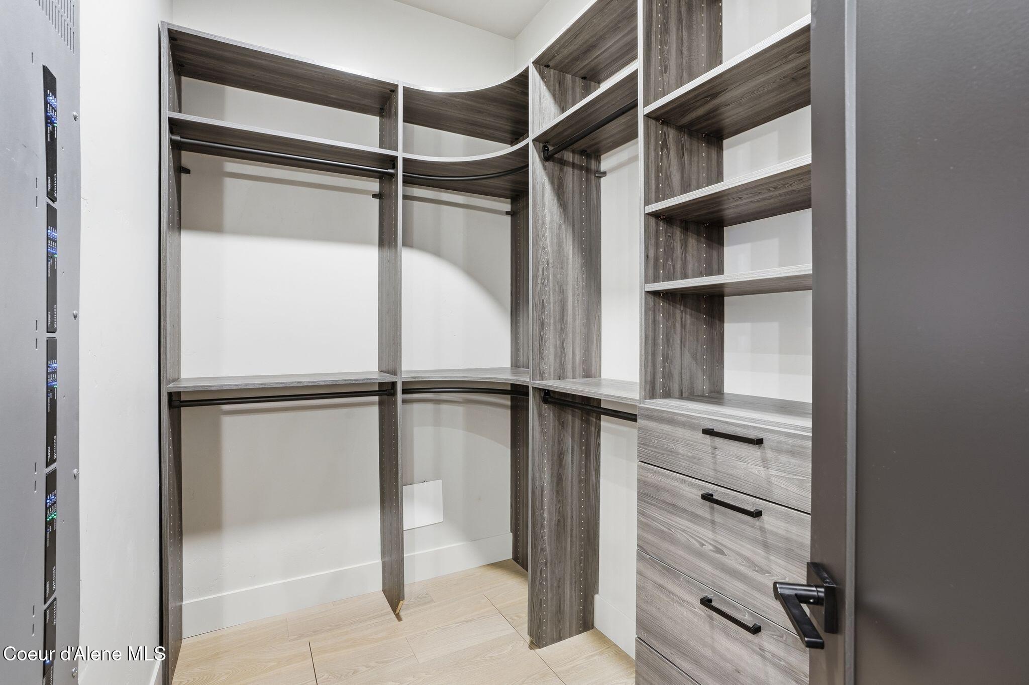 3092 North Atlas Road Coeur D'Alene, ID 83814 - Photo 21 of 41 1st Primary Closet