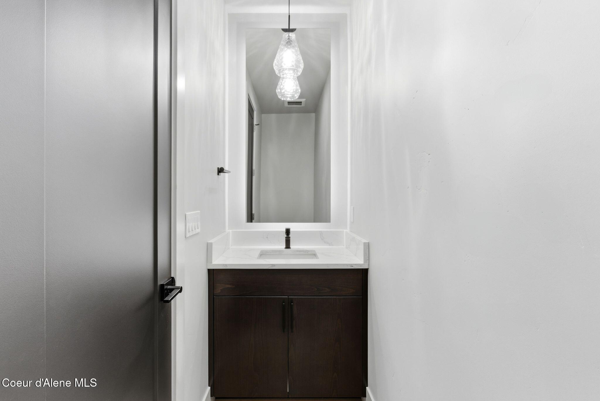 3092 North Atlas Road Coeur D'Alene, ID 83814 - Photo 24 of 41 Upstairs Half Bath