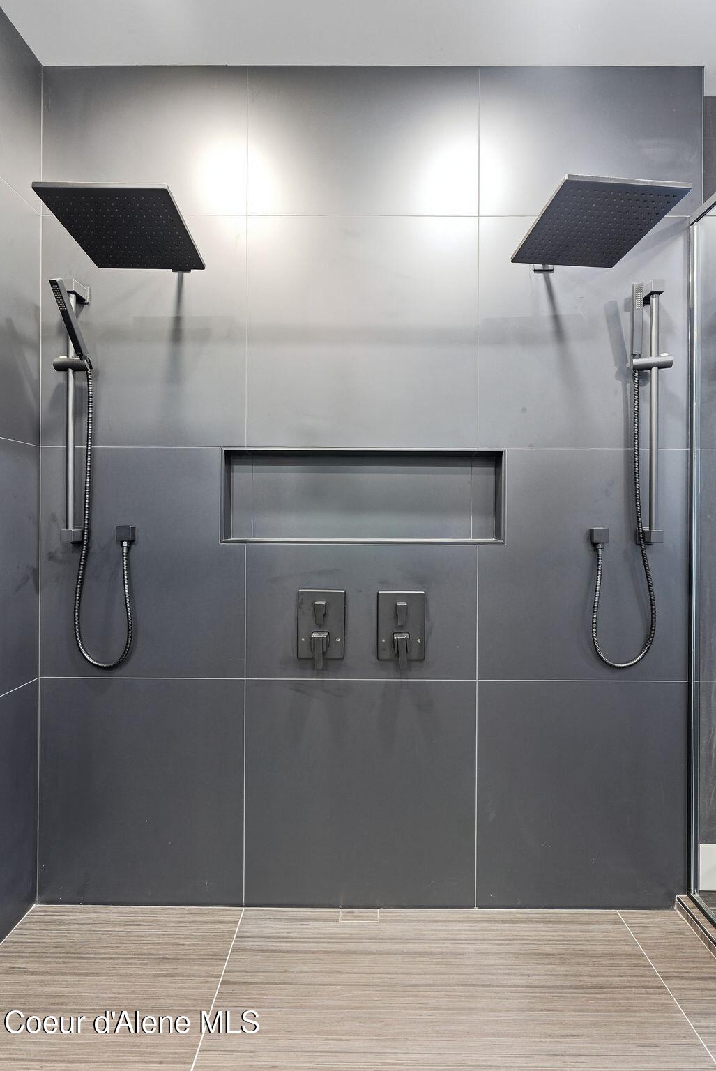 3092 North Atlas Road Coeur D'Alene, ID 83814 - Photo 29 of 41 Primary Bathroom