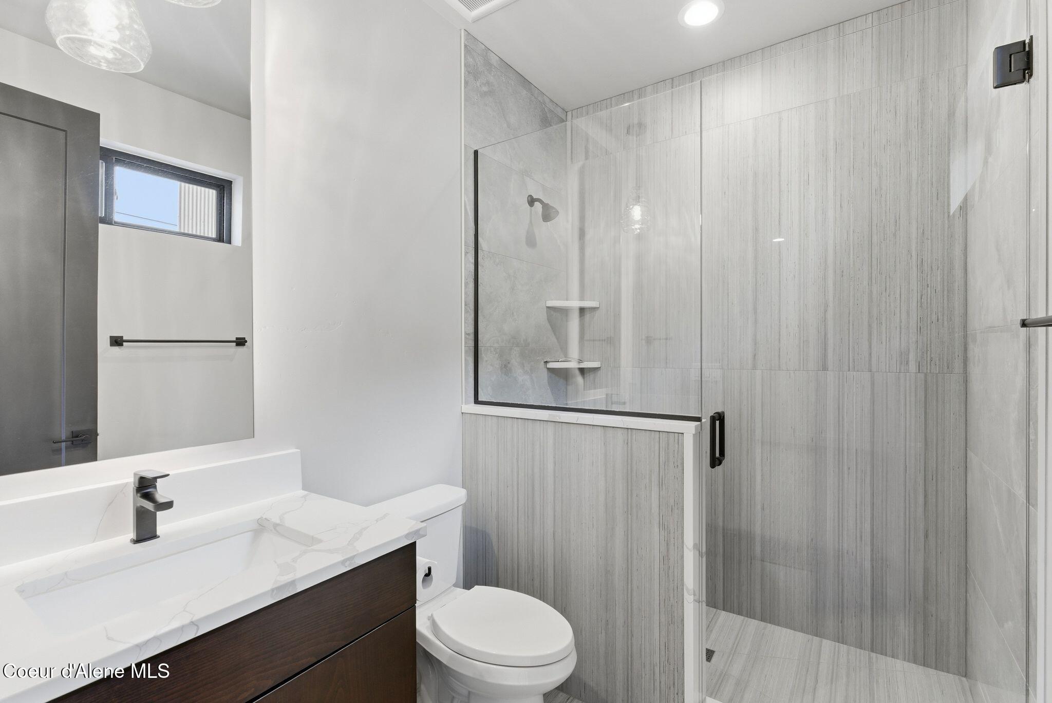 3092 North Atlas Road Coeur D'Alene, ID 83814 - Photo 36 of 41 Ensuite Bath