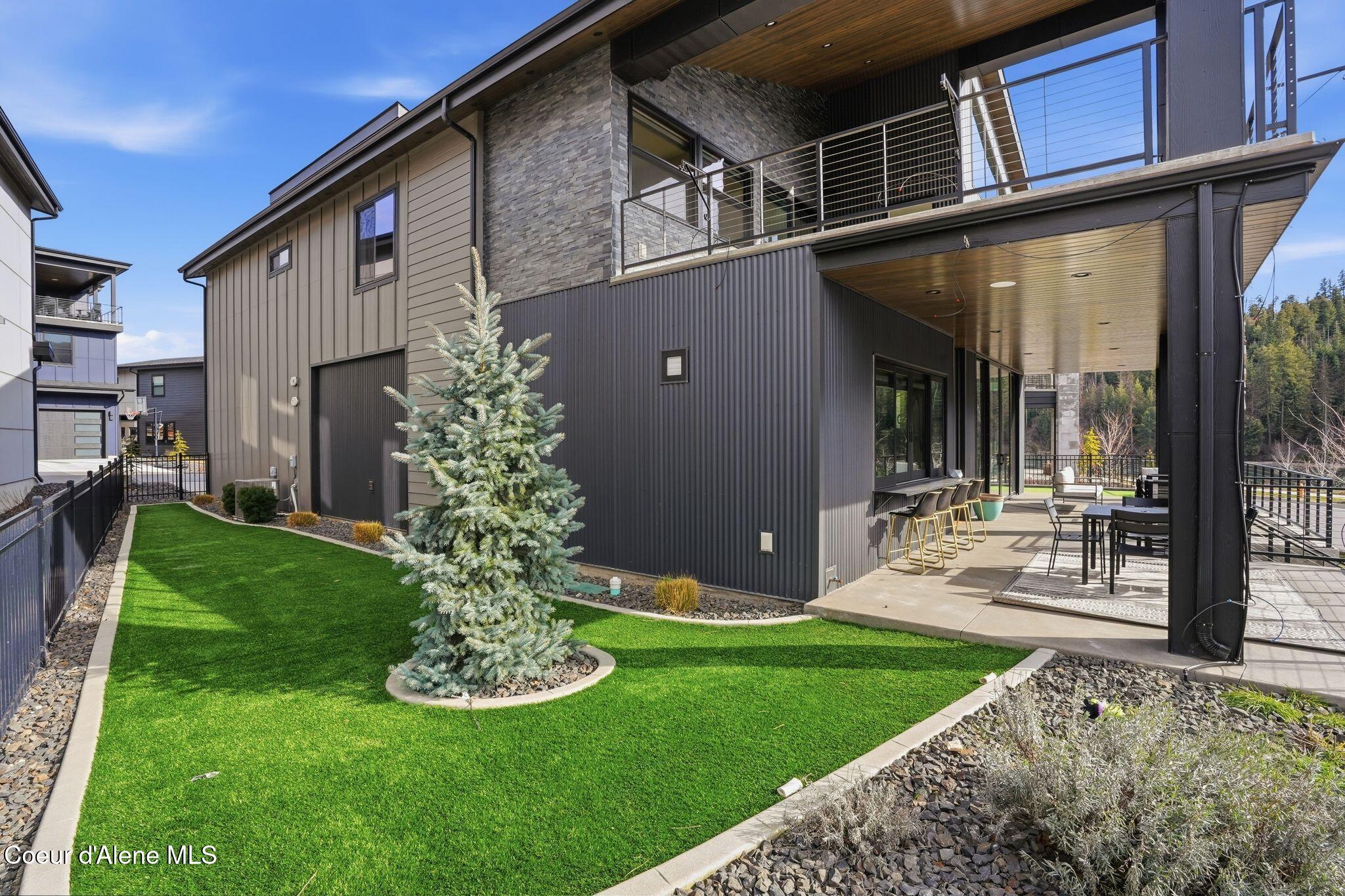 3092 North Atlas Road Coeur D'Alene, ID 83814 - Photo 4 of 41 Fenced Side Yard