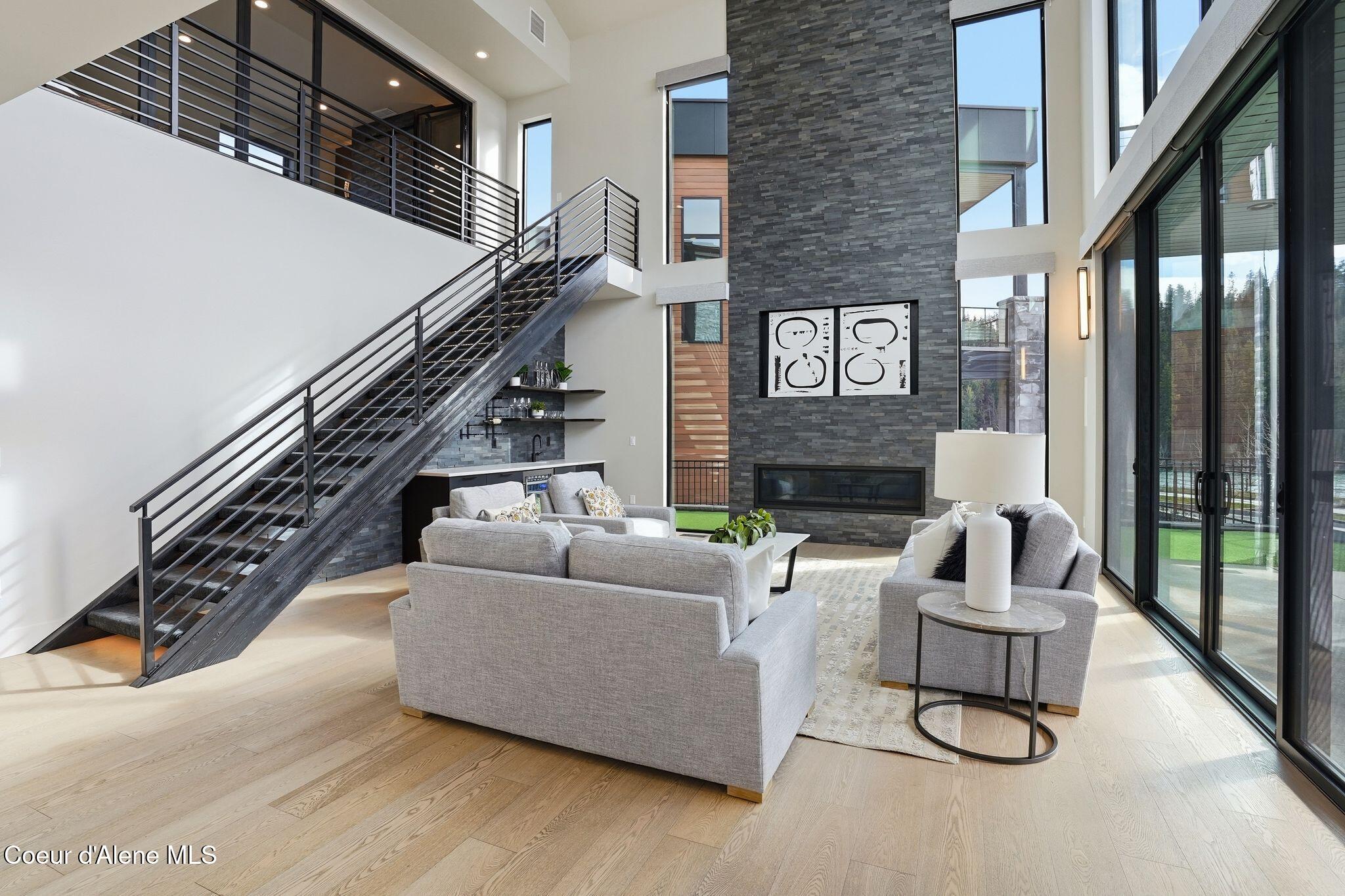 3092 North Atlas Road Coeur D'Alene, ID 83814 - Photo 6 of 41 Living Room