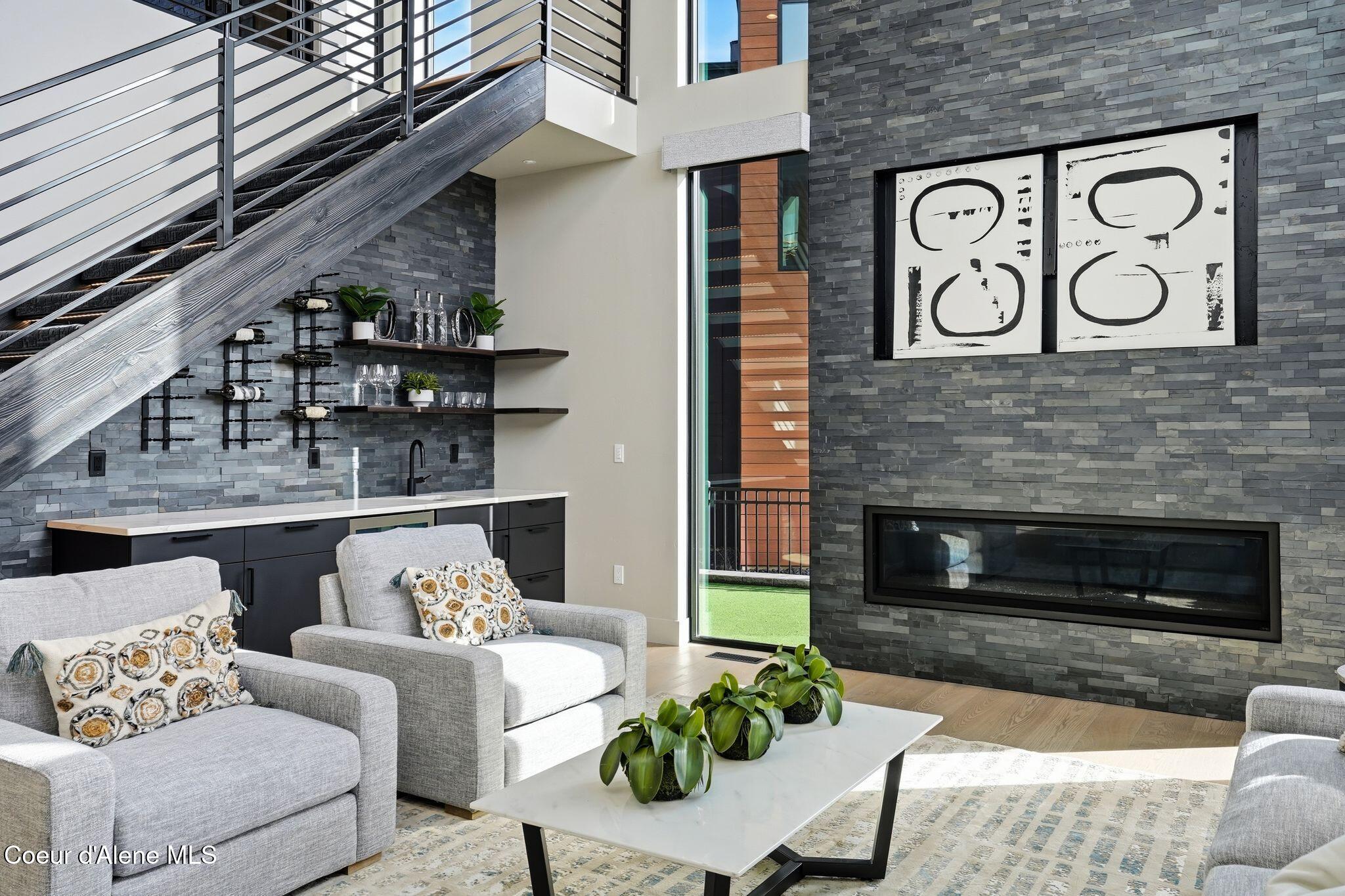 3092 North Atlas Road Coeur D'Alene, ID 83814 - Photo 7 of 41 Living Room