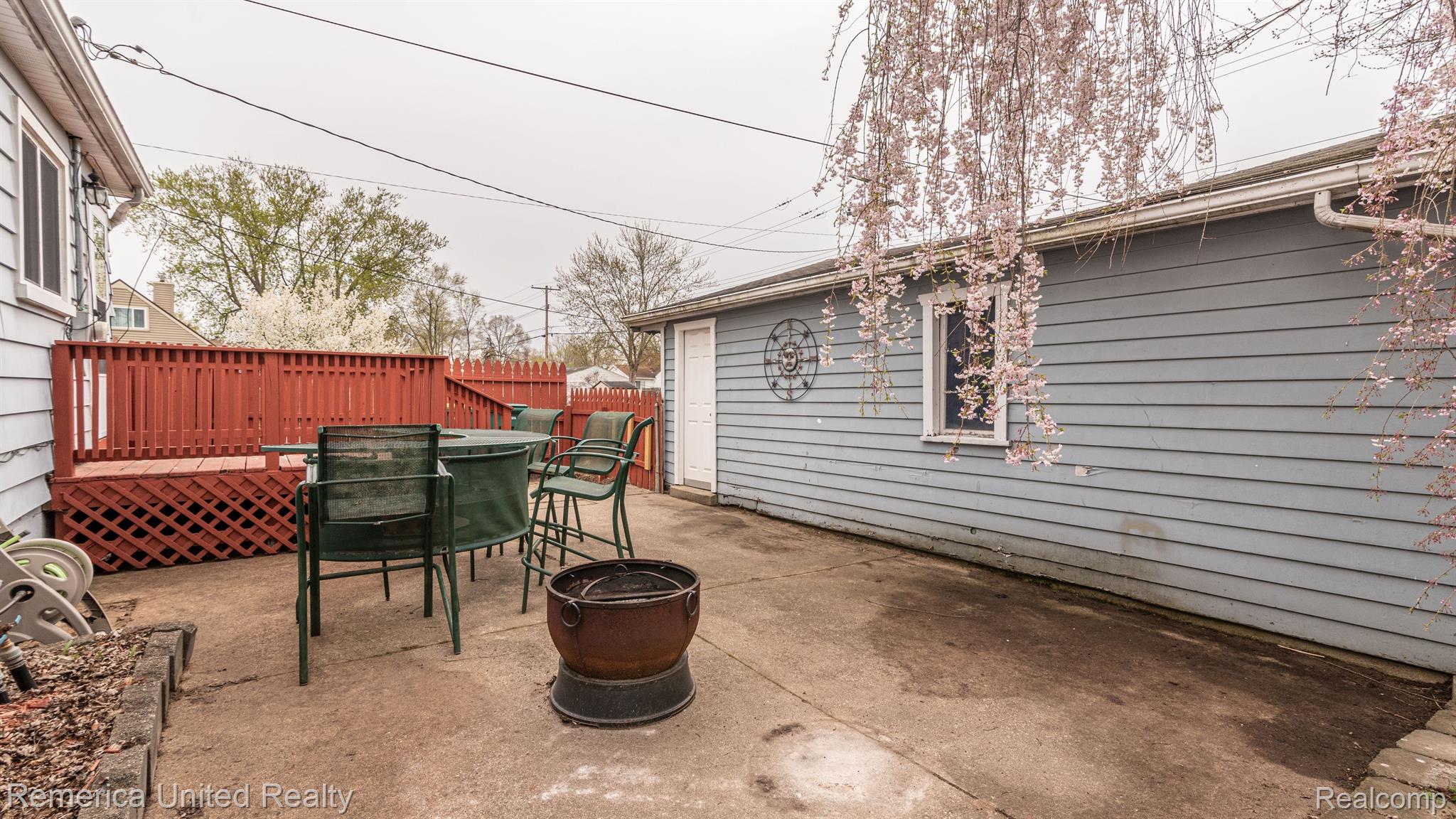 1298 Fall River Road Ypsilanti, MI 48198 - Photo 23 of 30 Fire pit included