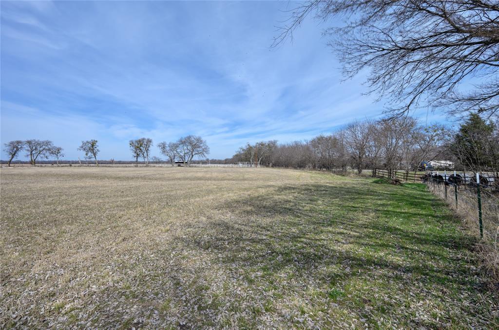 9061 Crow Wright Road Sanger, TX 76266 - Photo 11 of 37