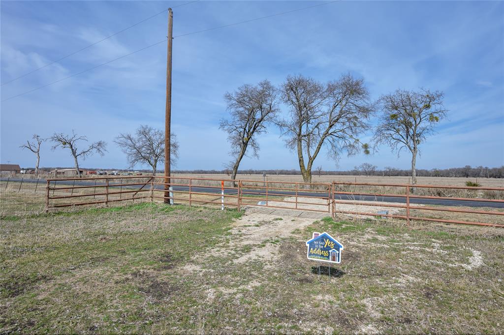 9061 Crow Wright Road Sanger, TX 76266 - Photo 15 of 37