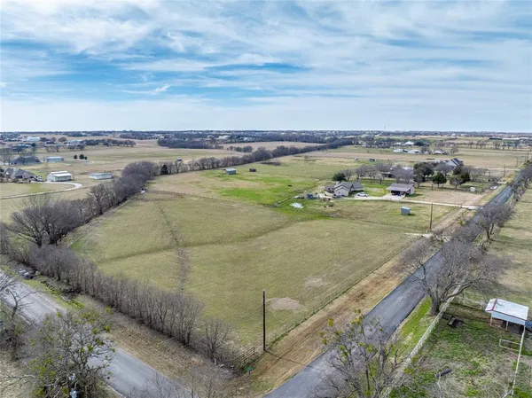 $280,000 | 9061 Crow Wright Road, Sanger, TX 76266
