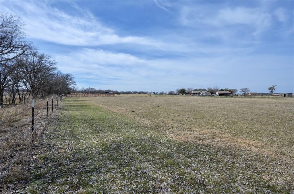 9061 Crow Wright Road Sanger, TX 76266 - Photo 33 of 37