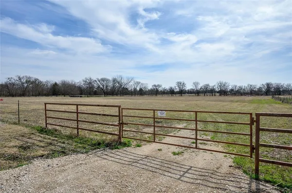$280,000 | 9061 Crow Wright Road, Sanger, TX 76266