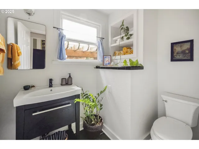 $619,000 | 5727 Northeast 15th Avenue, Portland, OR 97211