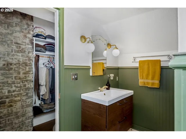 $619,000 | 5727 Northeast 15th Avenue, Portland, OR 97211