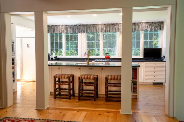 $1,350,000 | 33 Forest Haunts Road, Winhall, VT 05343