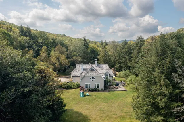 $1,350,000 | 33 Forest Haunts Road, Winhall, VT 05343