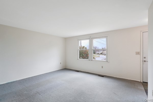 4999 Windgate Road Clay, NY 13088 - Photo 4 of 29