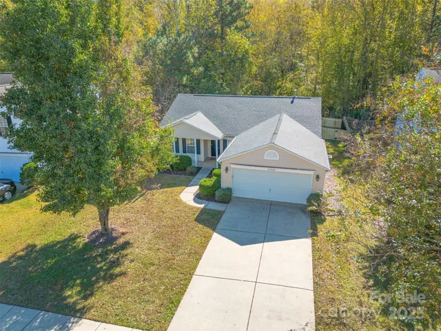 $400,000 | 15808 Circlegreen Drive, Charlotte, NC 28273