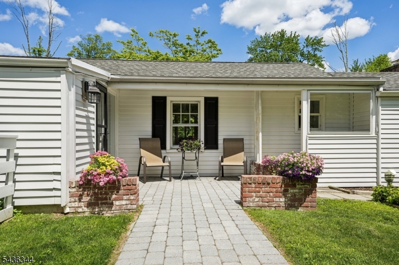 143 Mendham Road Mendham, NJ 07945 - Photo 3 of 27
